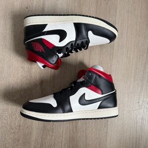 Nike W Air Jordan 1 Mid ‘Black Sail Gym Red’ BQ6472-061 Size 12 New
